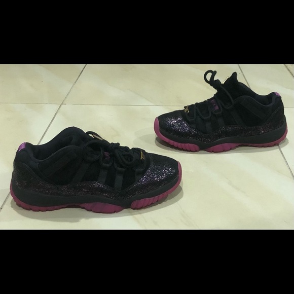 Women’s Air Jordan 11 Low 'Rook to Queen' size 9.5 - Picture 8 of 10
